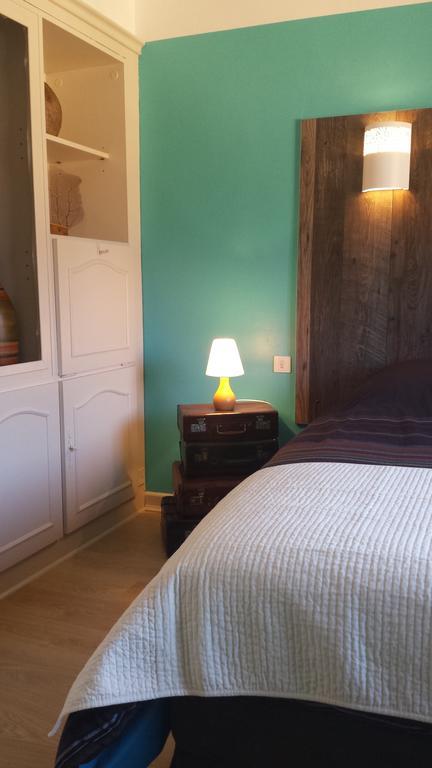 Chambre D'Hotes Le Cypres Bleu Roussillon  Zewnętrze zdjęcie